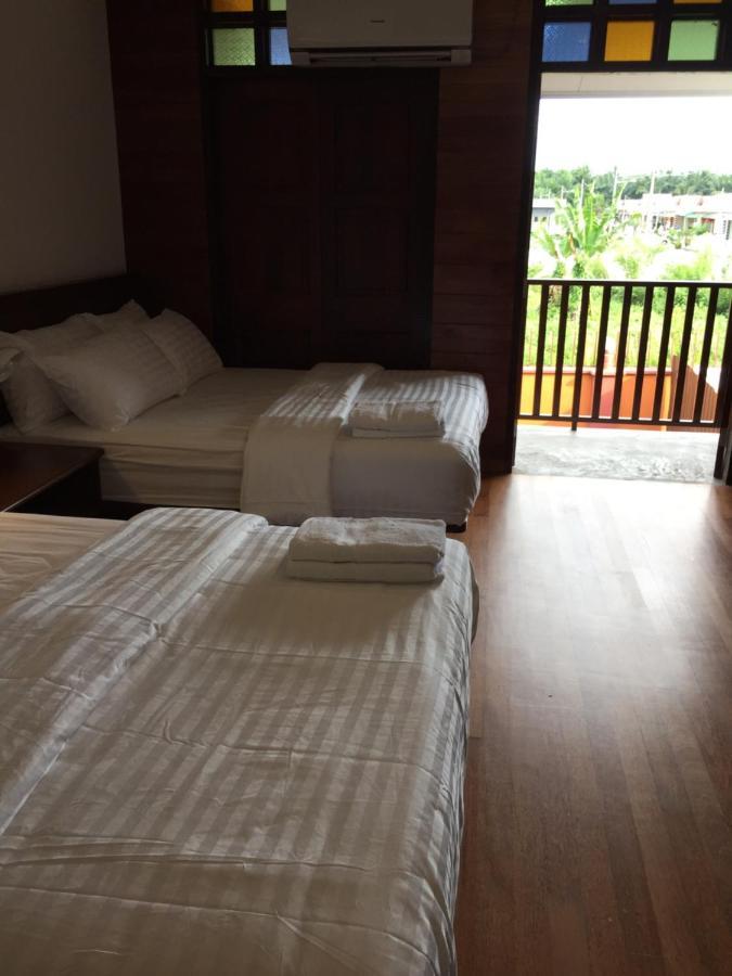 Little Kampung Studio Телук-Интан Экстерьер фото