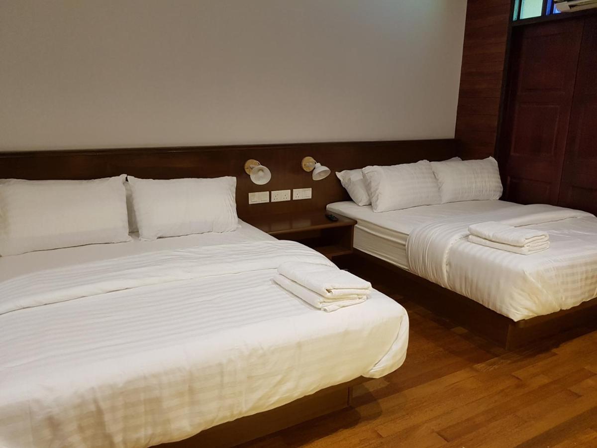 Little Kampung Studio Телук-Интан Экстерьер фото